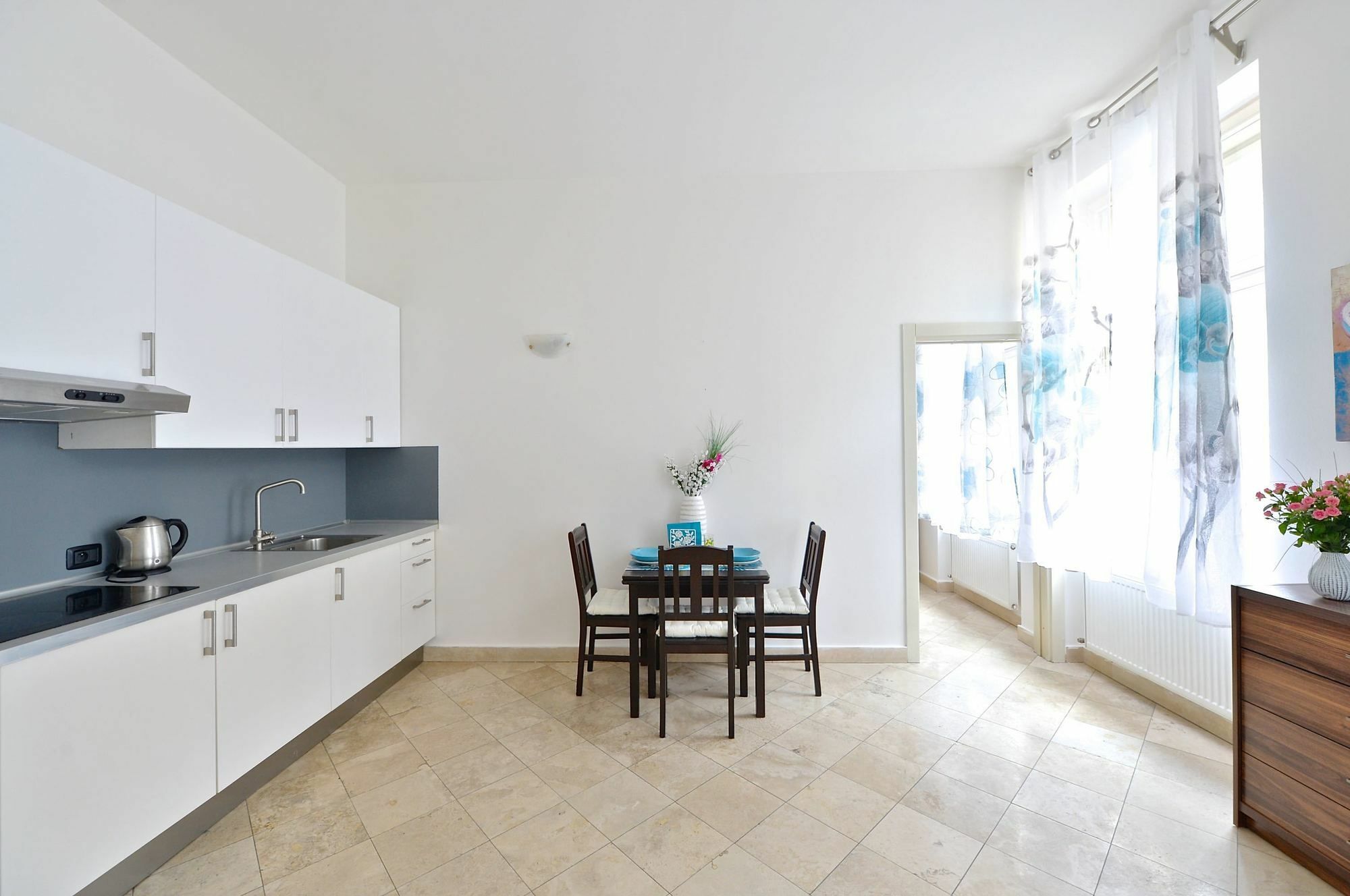 Legerova 33 Aparthotel 3*